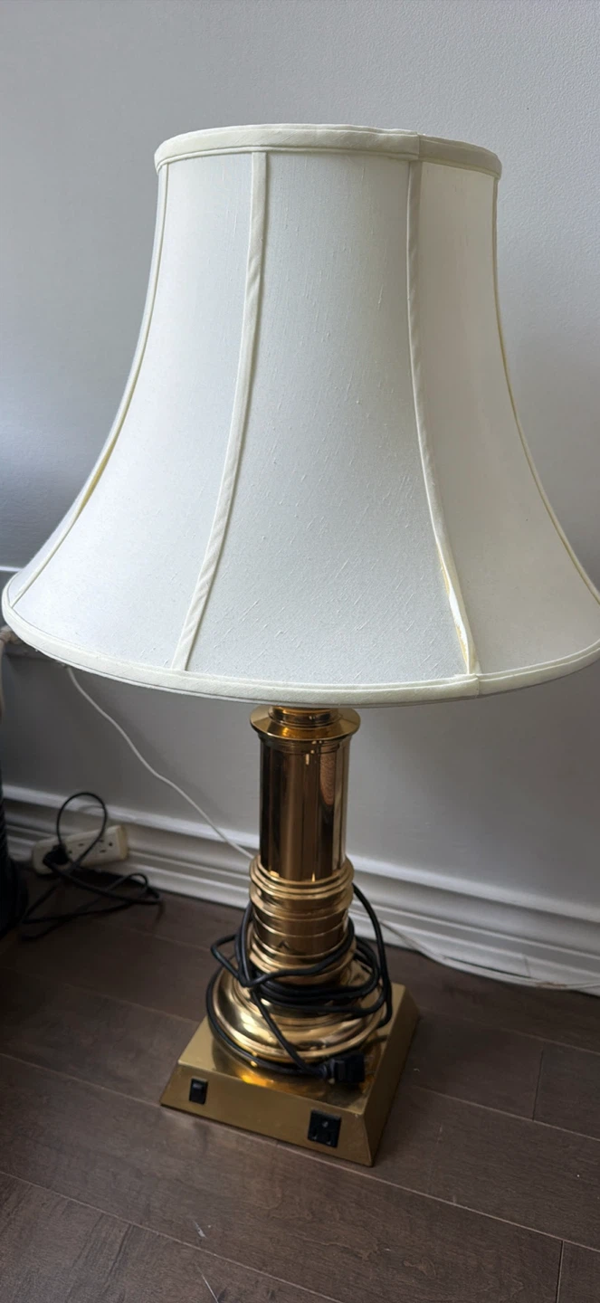 Vintage Hollywood regency style brass lamps - photo 2