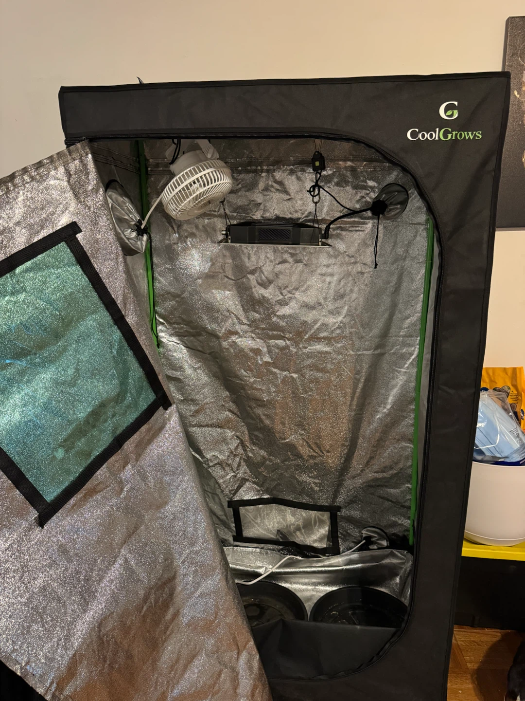 CoolGrows Grow Tent with VIVOSUN LED Light +2 fans