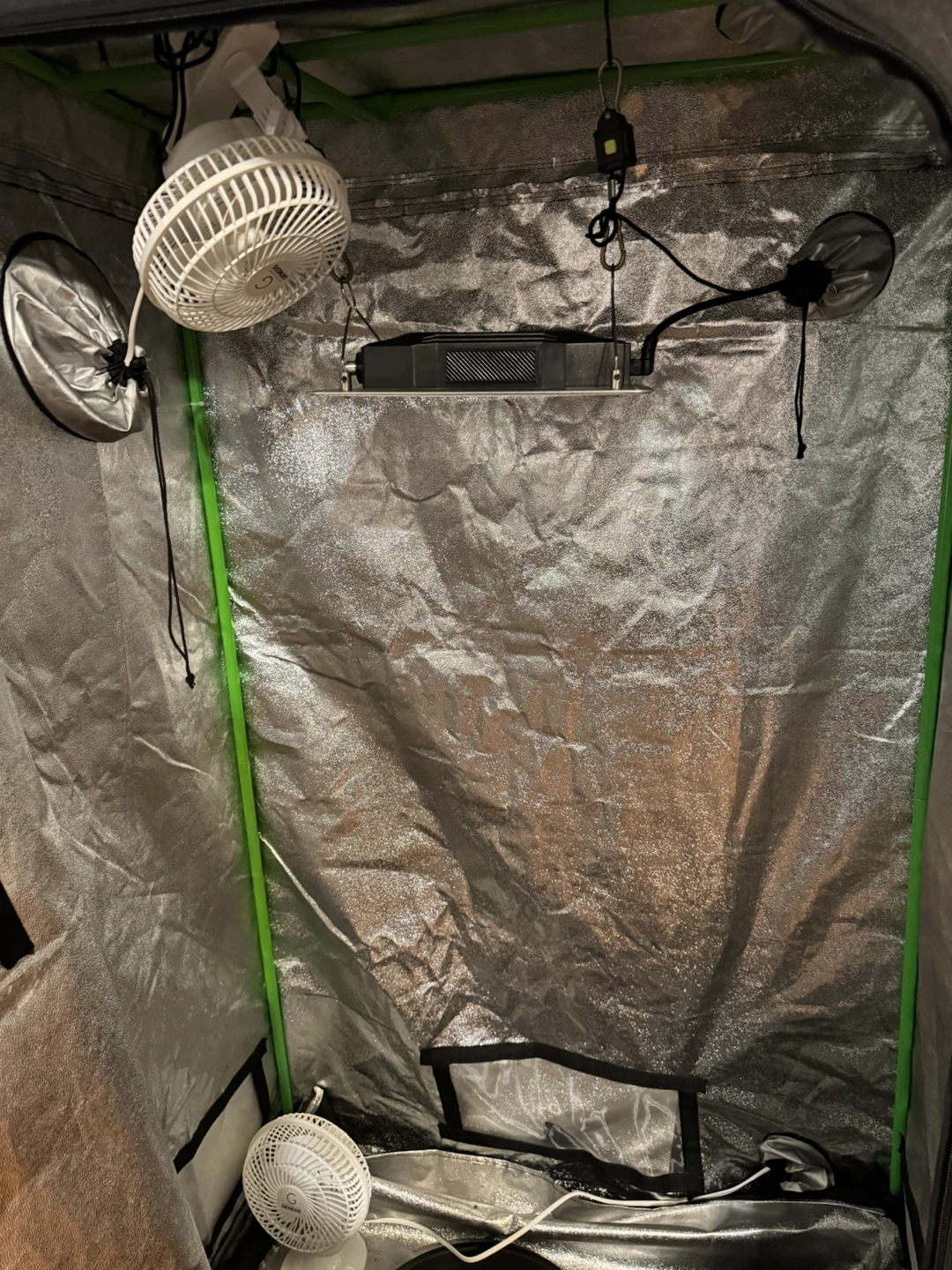 CoolGrows Grow Tent with VIVOSUN LED Light +2 fans - photo 2