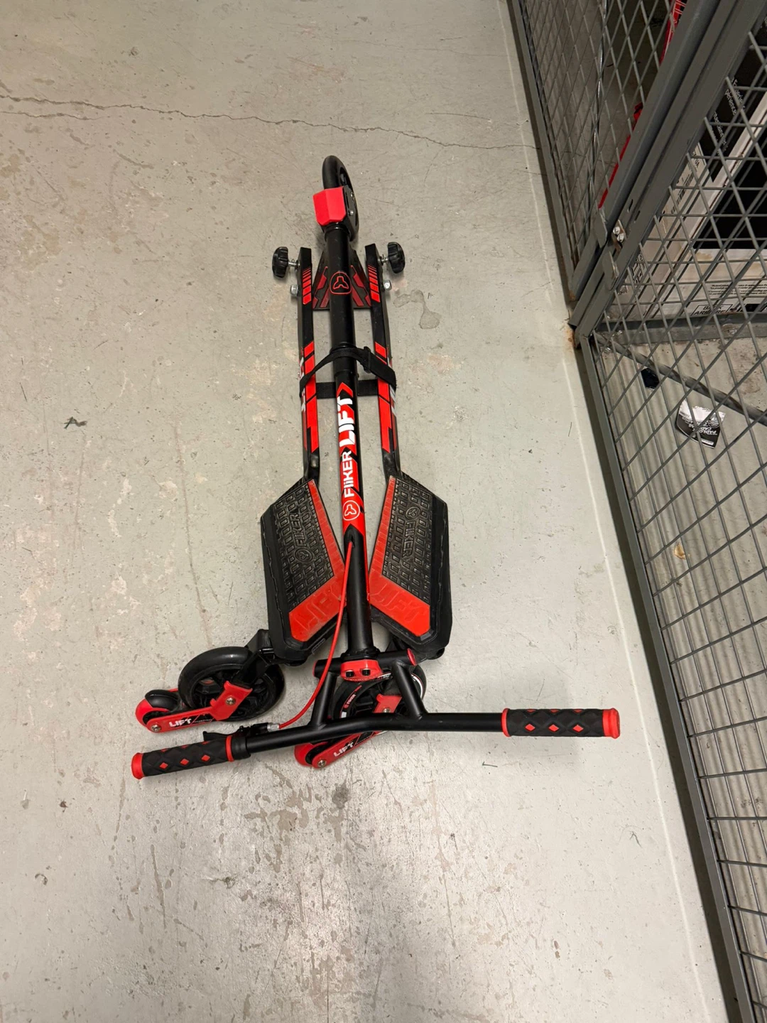 3-Wheel Scooter - photo 2
