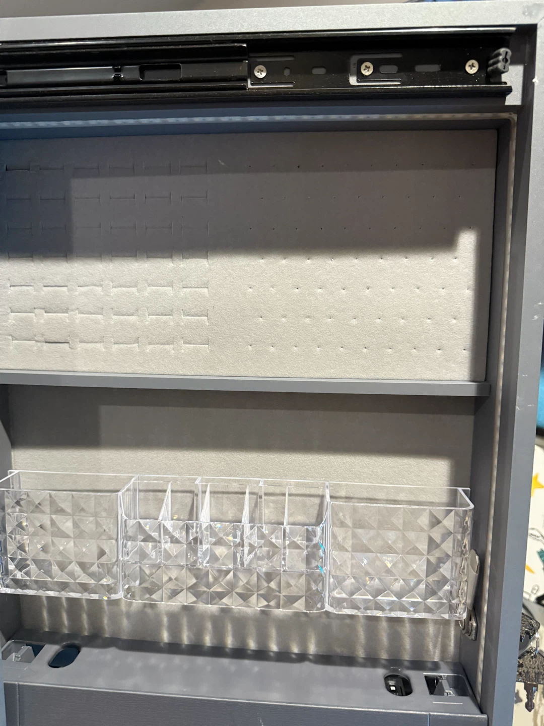 Gray Rolling Storage jewelry with Keys - photo 5