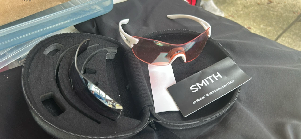 Smith Sunglasses with Case - photo 4