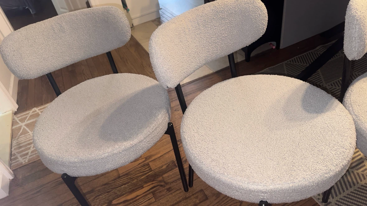 LIKE NEW Set of 4 light gray dinning chairs - photo 2
