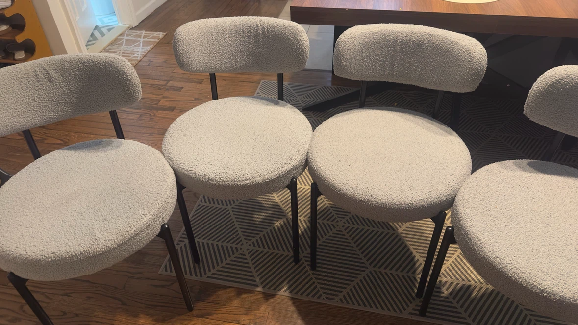 LIKE NEW Set of 4 light gray dinning chairs - photo 5