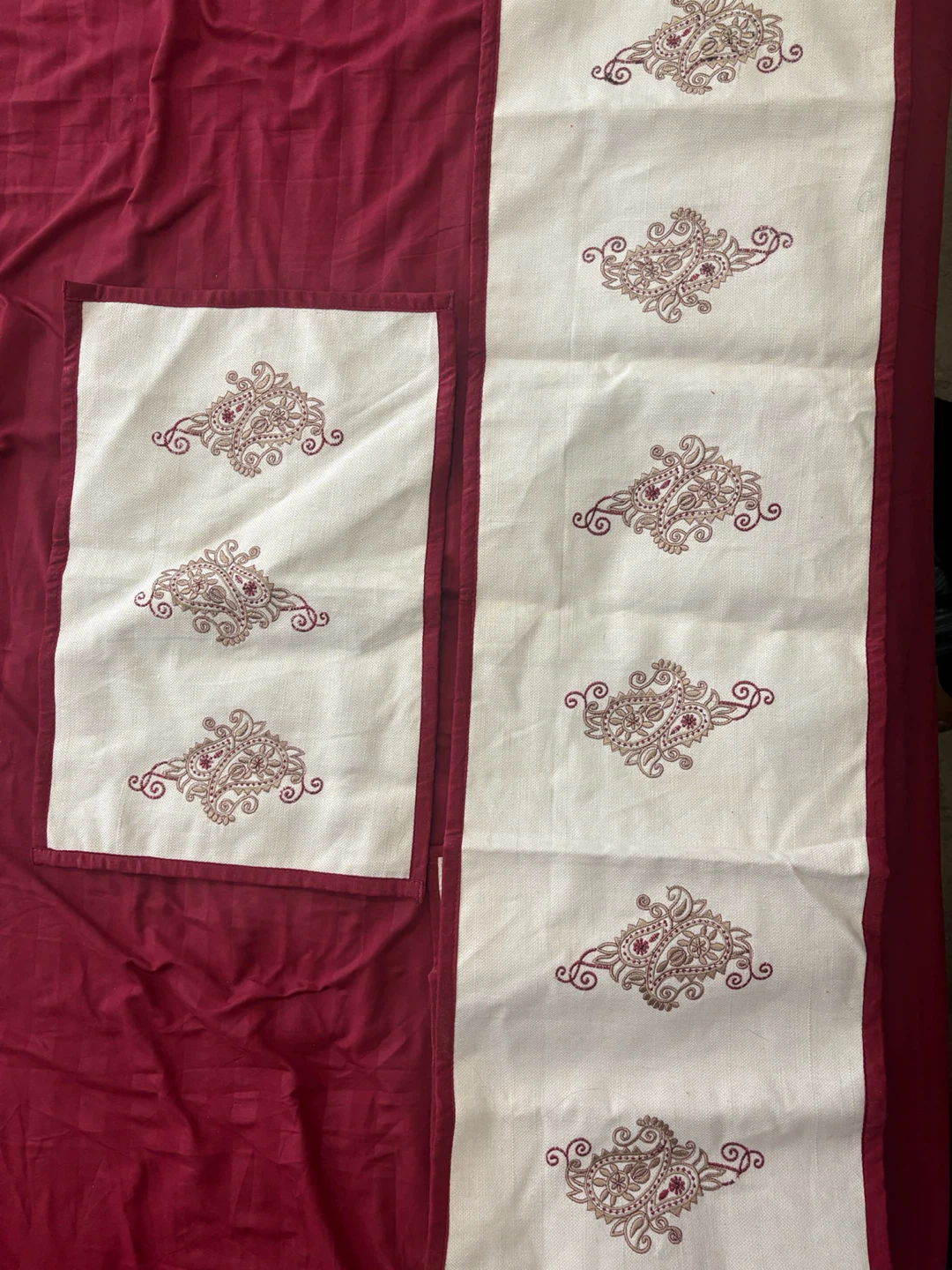 Embroidered Table Runner Set