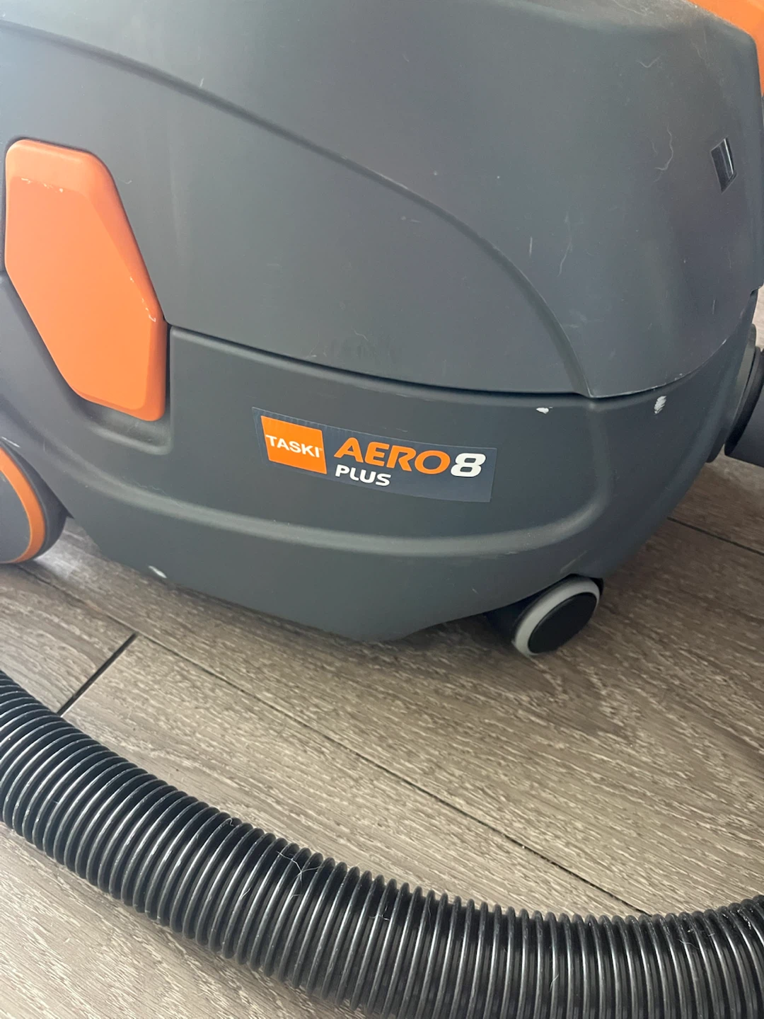Taski Aero 8 Plus Canister Dry Vacuum - photo 2