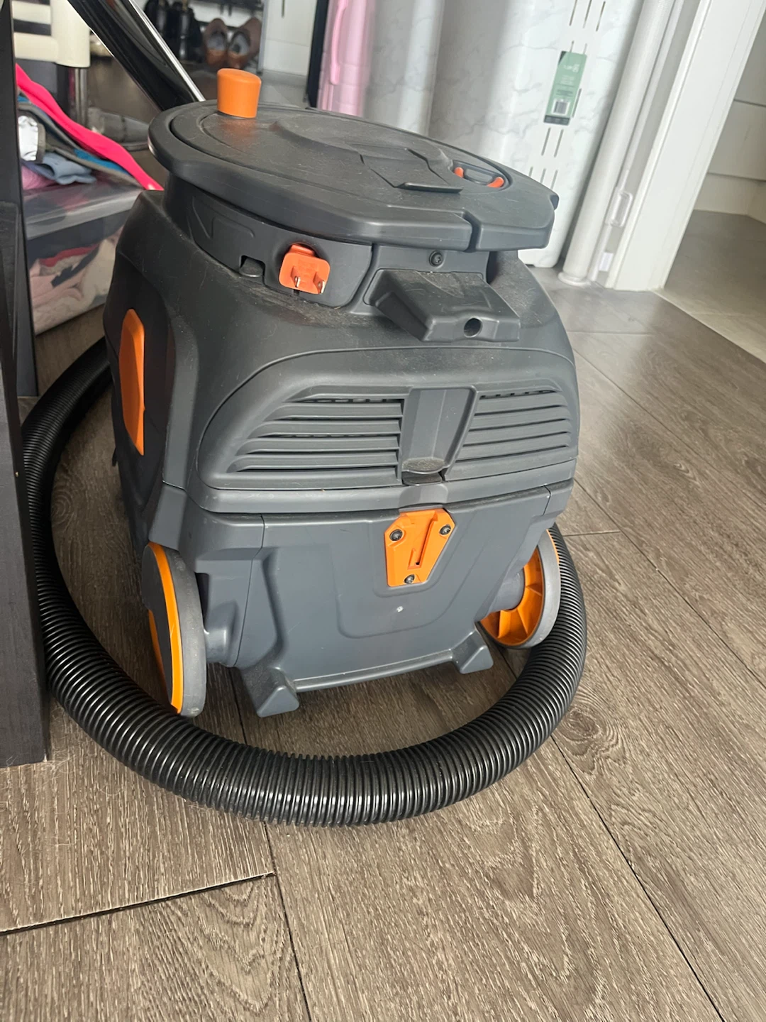 Taski Aero 8 Plus Canister Dry Vacuum - photo 4