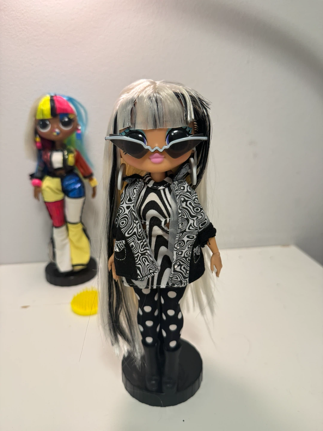L.O.L Surprise O.M.G Dolls - Angles and Groovy Babe - photo 2
