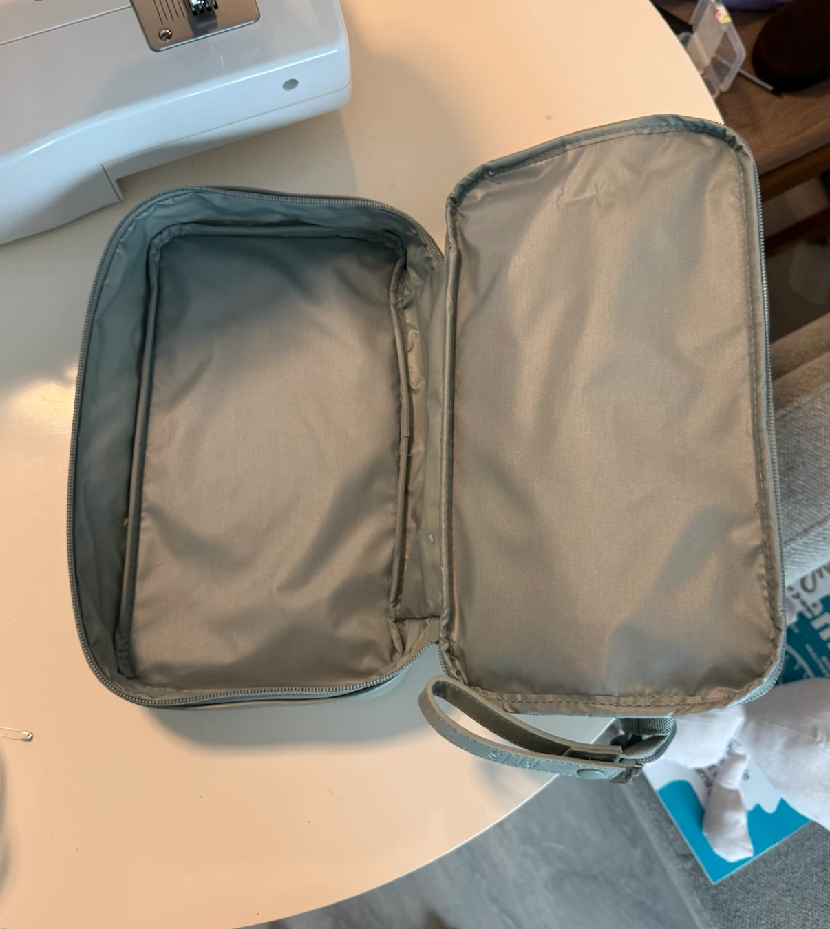 BÉIS Dopp Kit Toiletry Bag