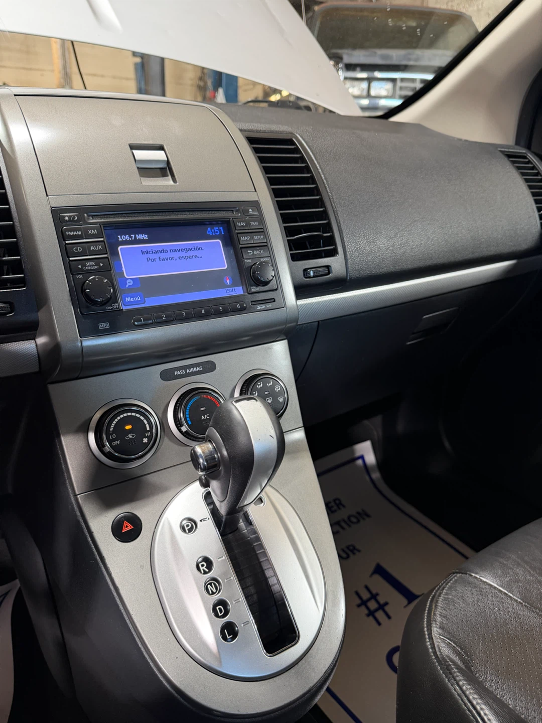 2010 Nissan Sentra Sedan - photo 2