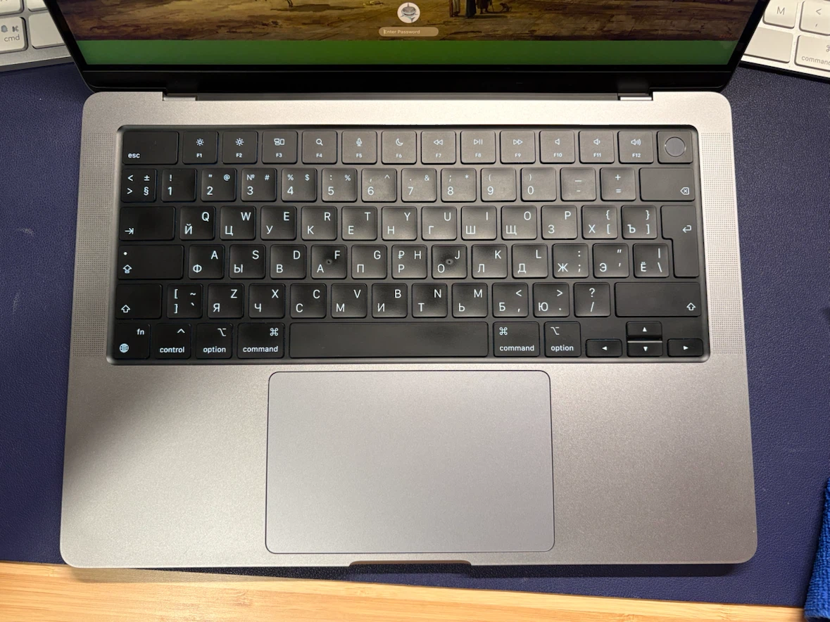 Top Spec Macbook M1 Pro 14" 32GB 1TB, RU cyrillic keyboard - photo 3