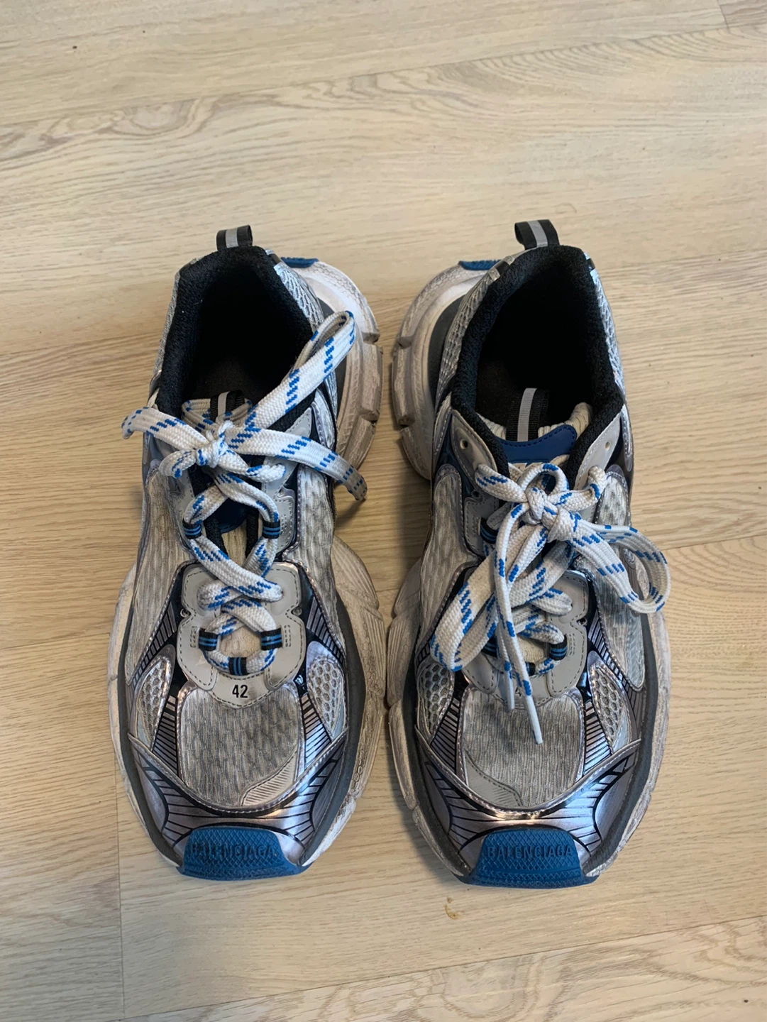Balenciaga 3XL size 42 shoes (US 9 men’s) - photo 2