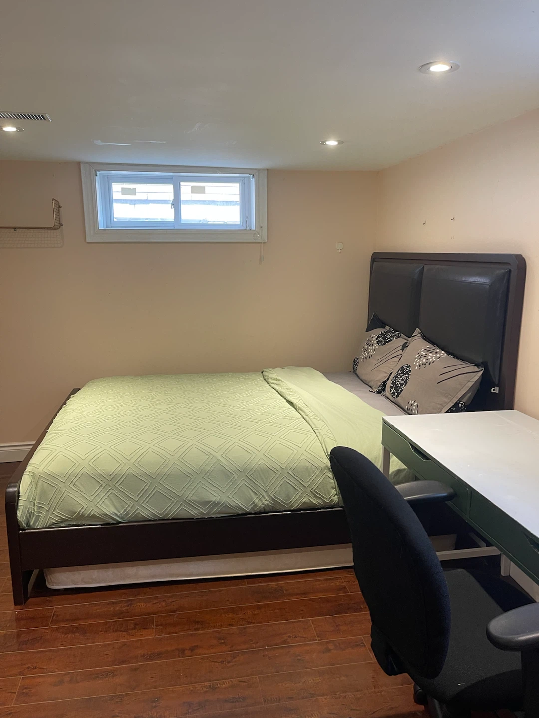 Furnished basement rooms for rent