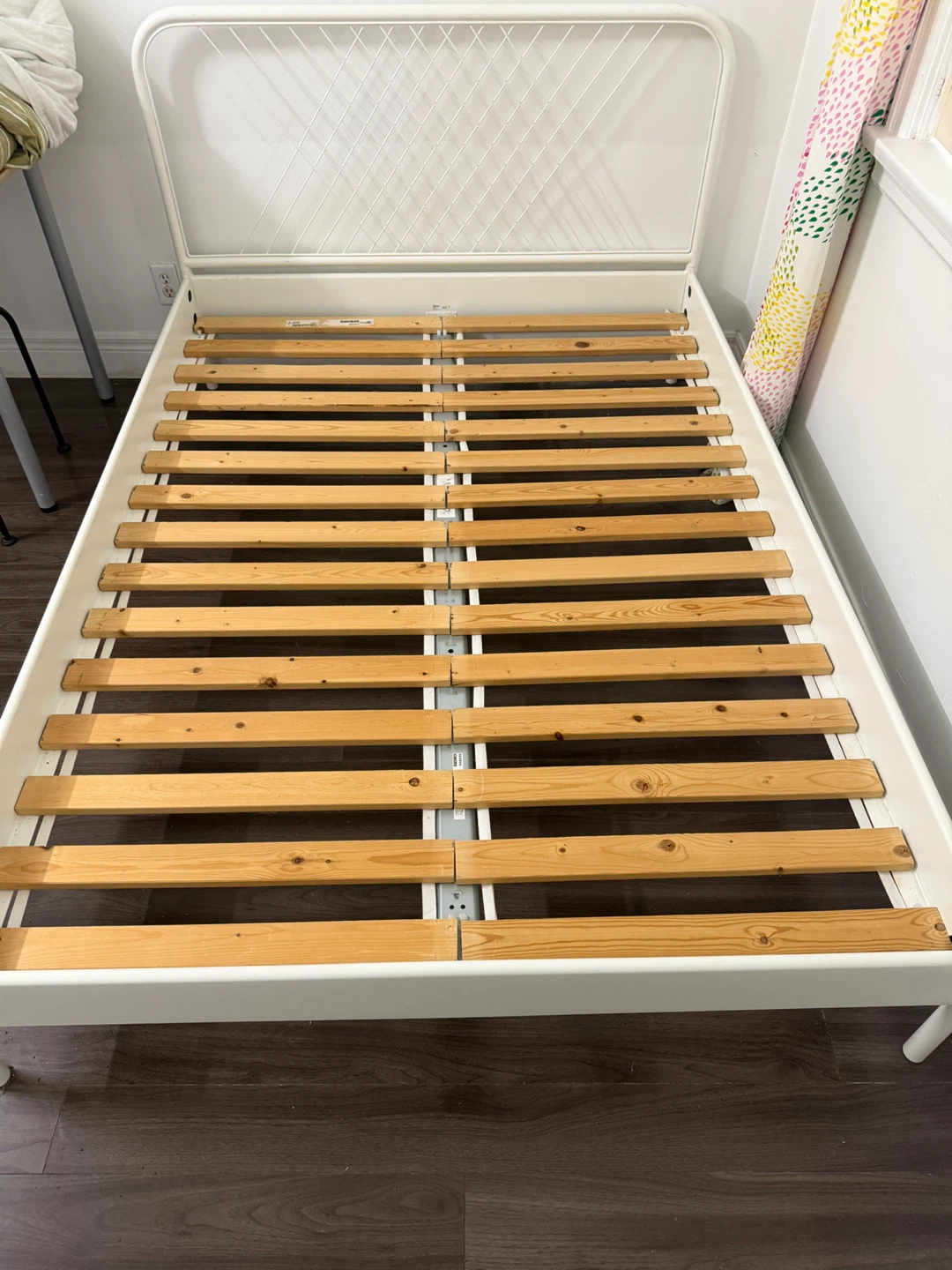Double size White Metal Bed with free mattress - photo 4