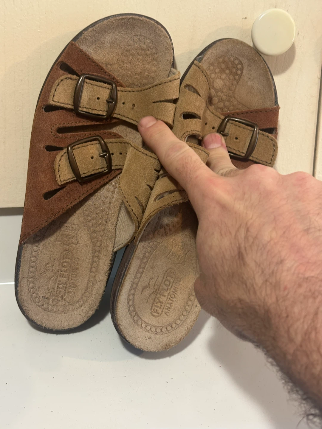 Women’s fly flot sandals size 35 …4.5-5