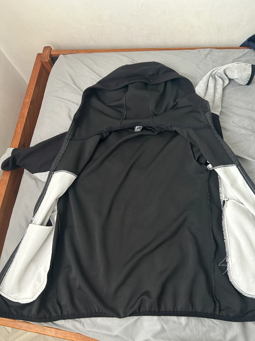 Small Nike tech