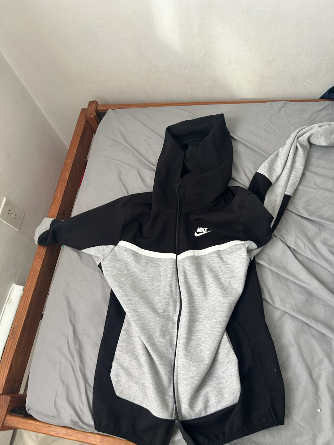 Small Nike tech - photo 2