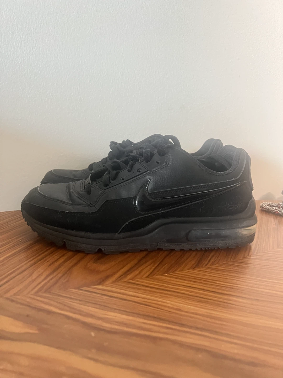 Nike Air Max Sneakers 9M
