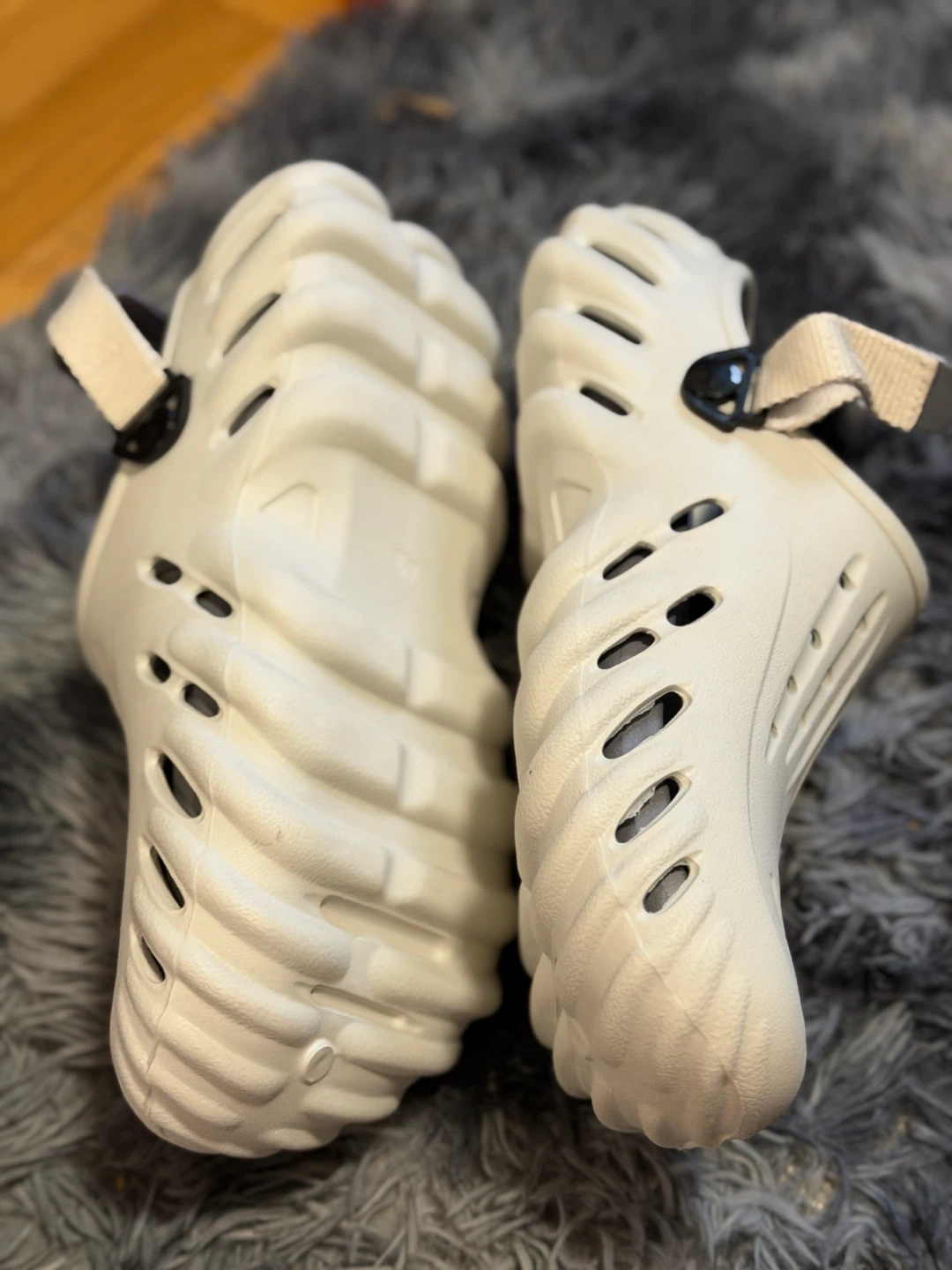 White Crocs All-Terrain Clogs - photo 3