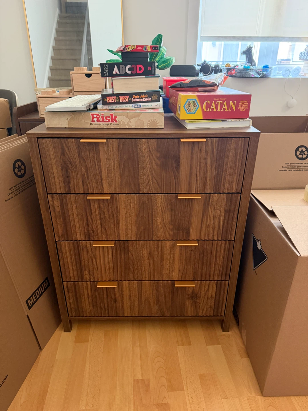 Wooden Dresser with 4 Drawers