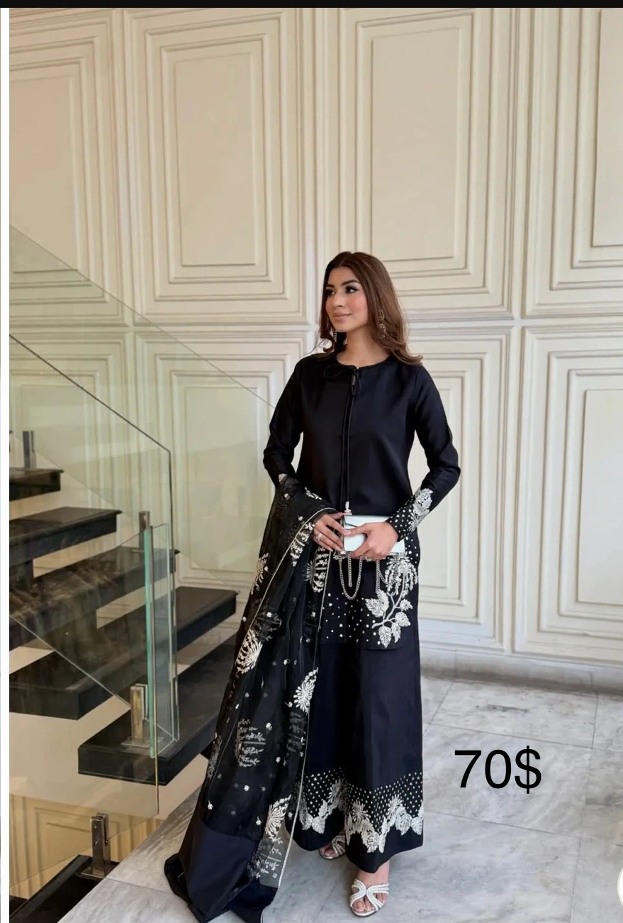 Black Thai silk embroidered kurta and pants set - photo 3