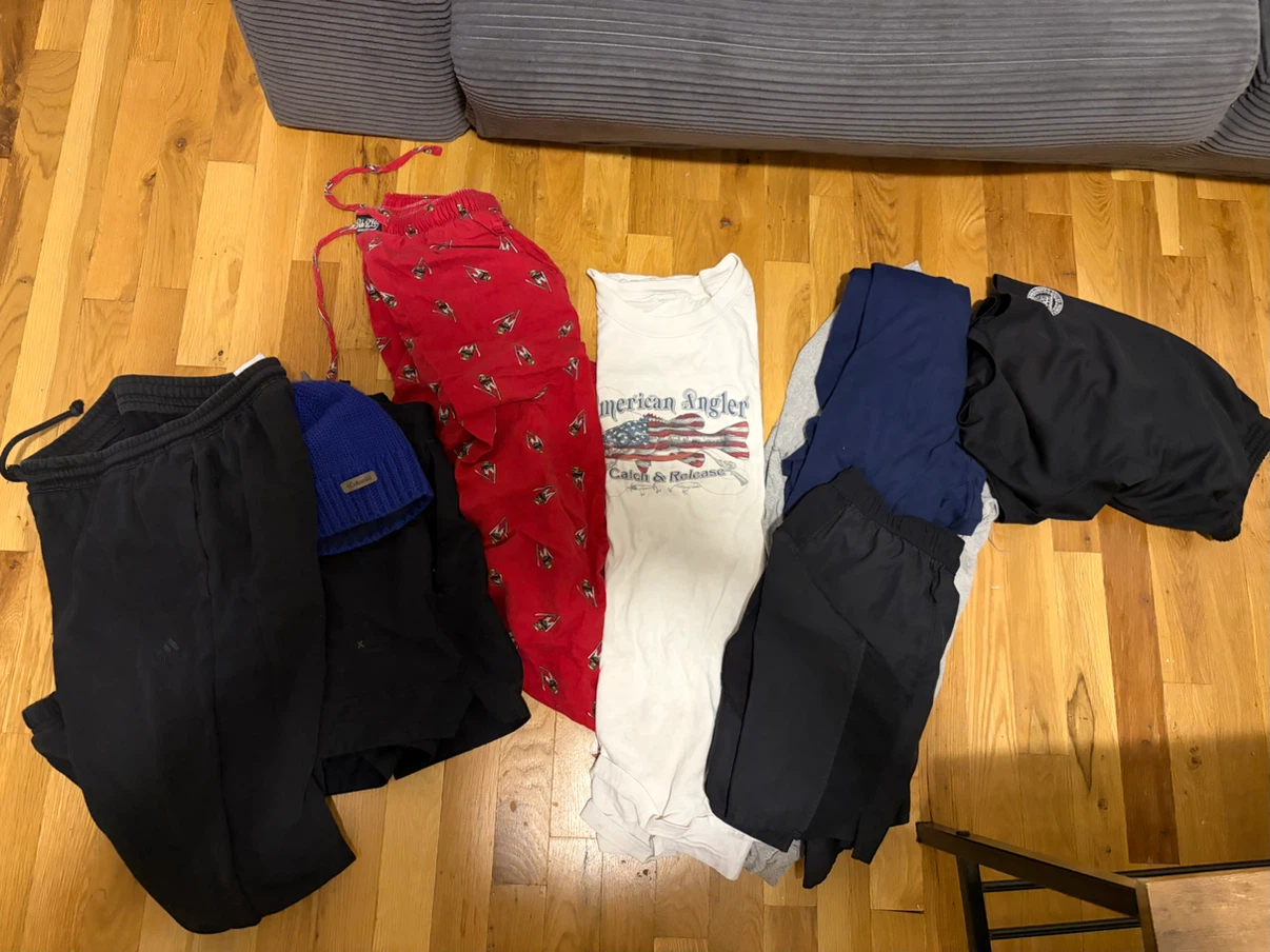 Bundle: Levi Jeans, bass pro puffer, other clothes - photo 4