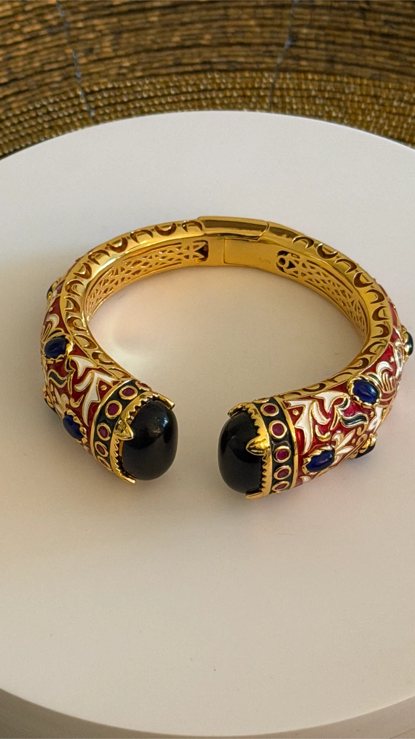 WG stamped Gold Tone Enamel Bangle Bracelet - photo 4