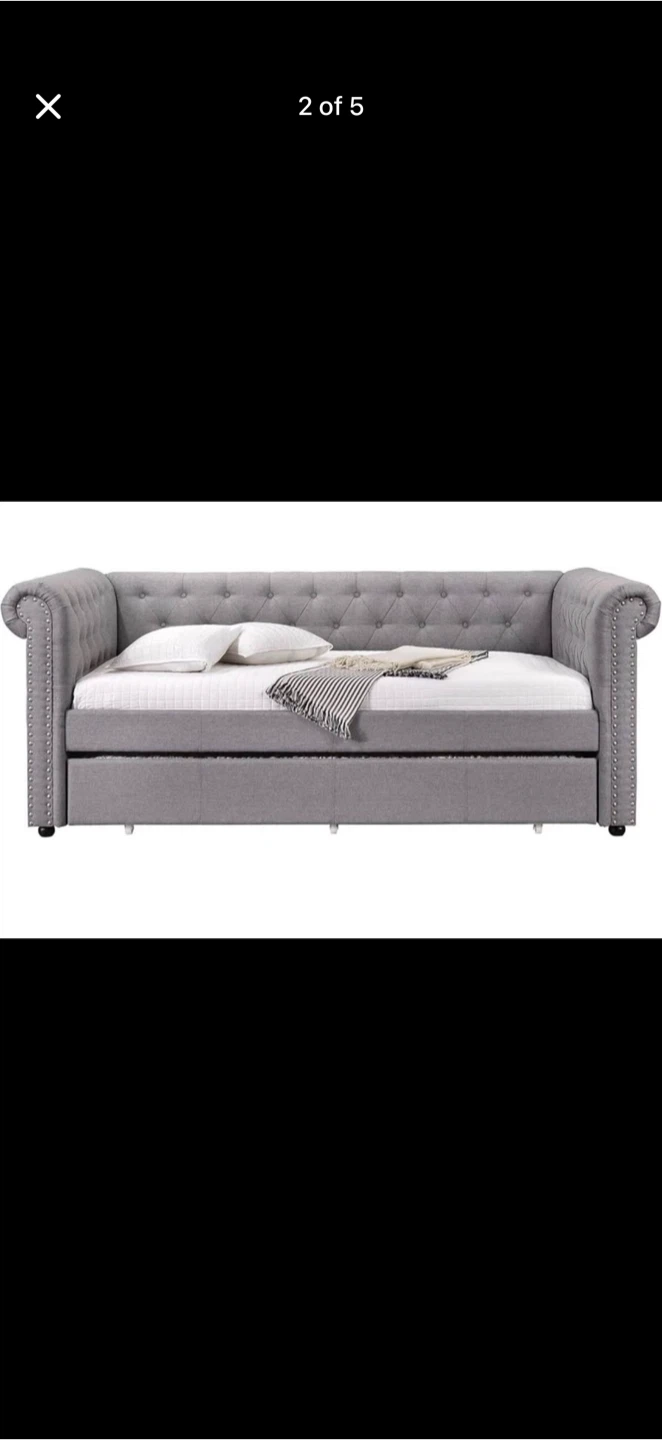Tufted Daybed with Trundle like new paid over $650
