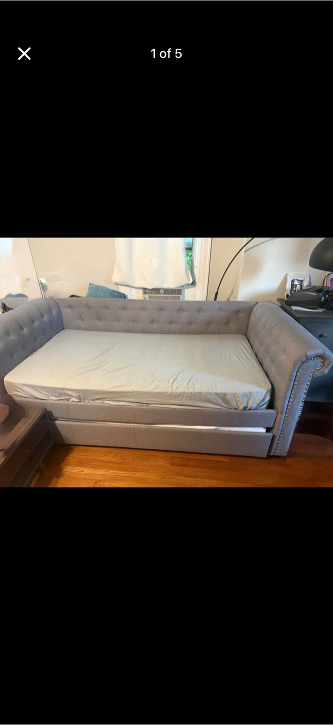 Tufted Daybed with Trundle like new paid over $650 - photo 3