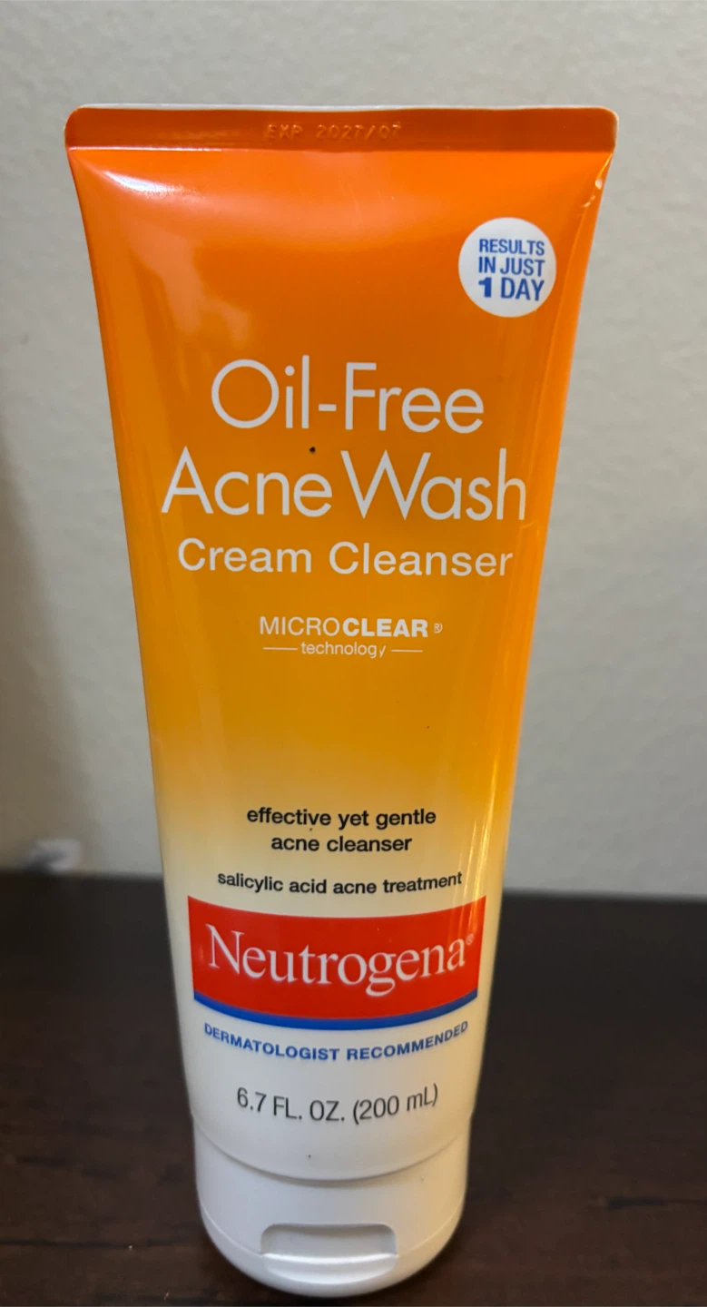 NEW-Neutrogena Oil-Free Acne Wash Cream Cleanser 6.7 oz