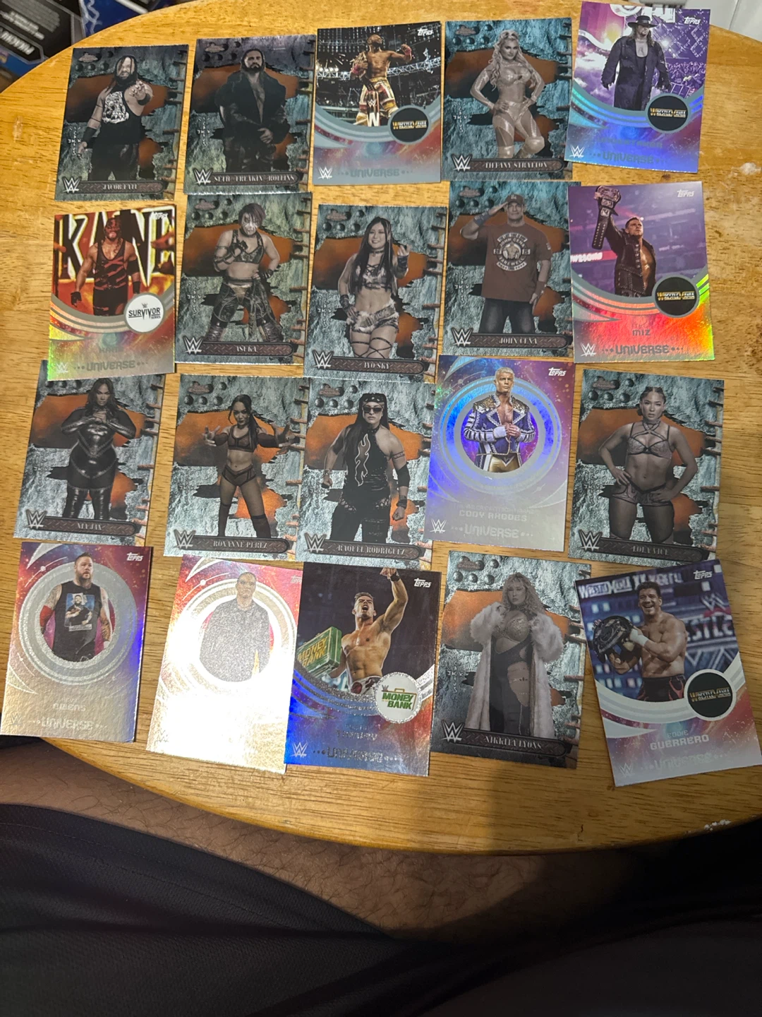 Wwe 2025 topps  chrome wwe trading cards 117 cards a lot - photo 4