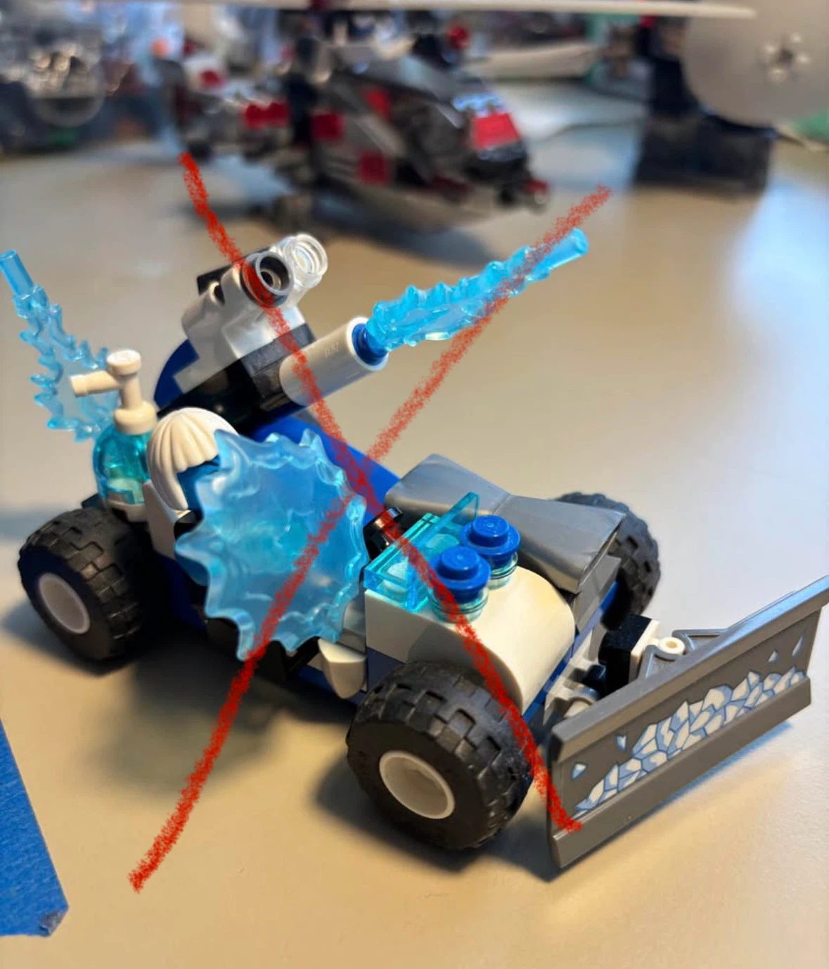 LEGO - Justice League Speed Force Freeze Pursuit #76098 - photo 4