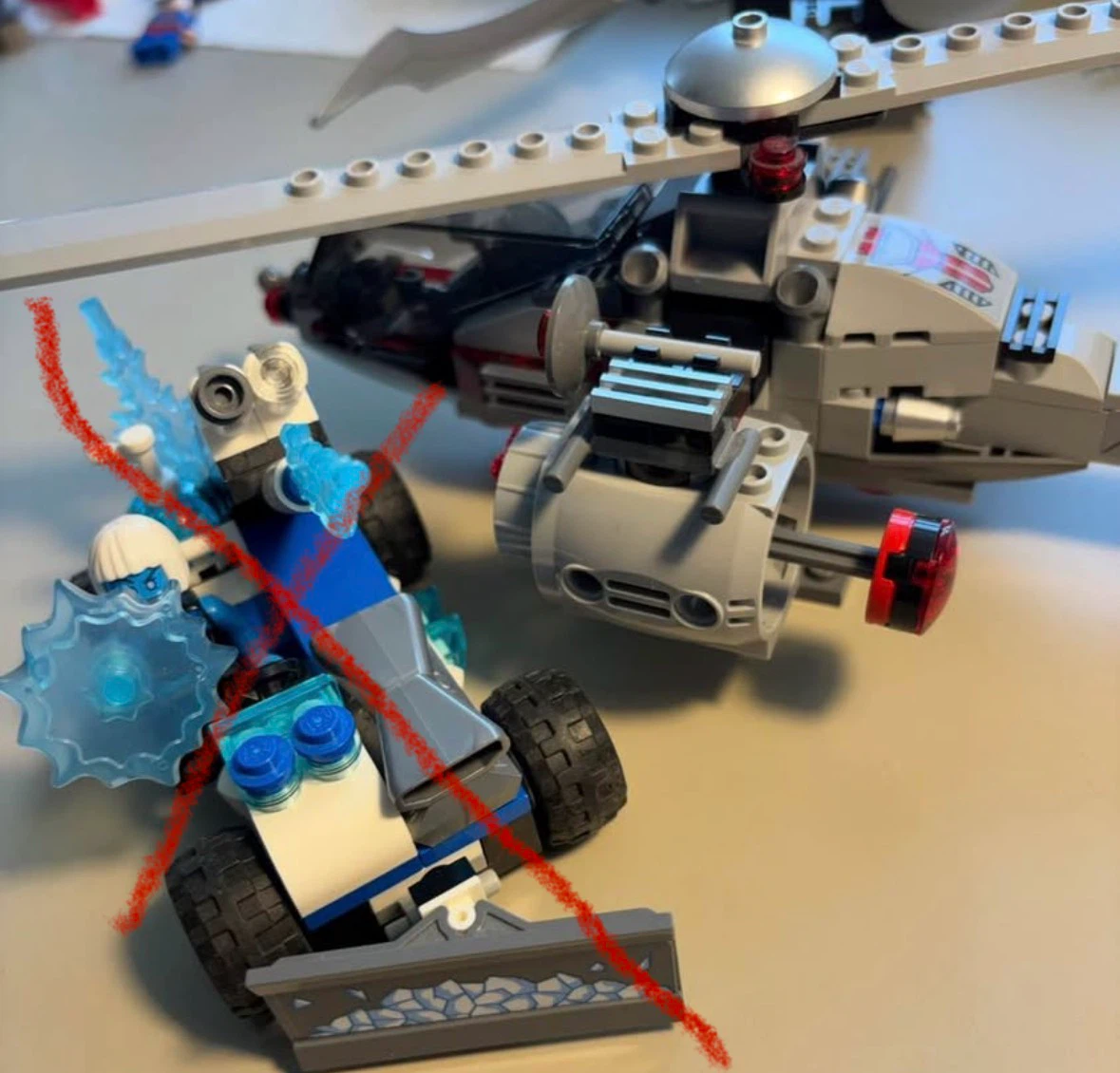 LEGO - Justice League Speed Force Freeze Pursuit #76098 - photo 5