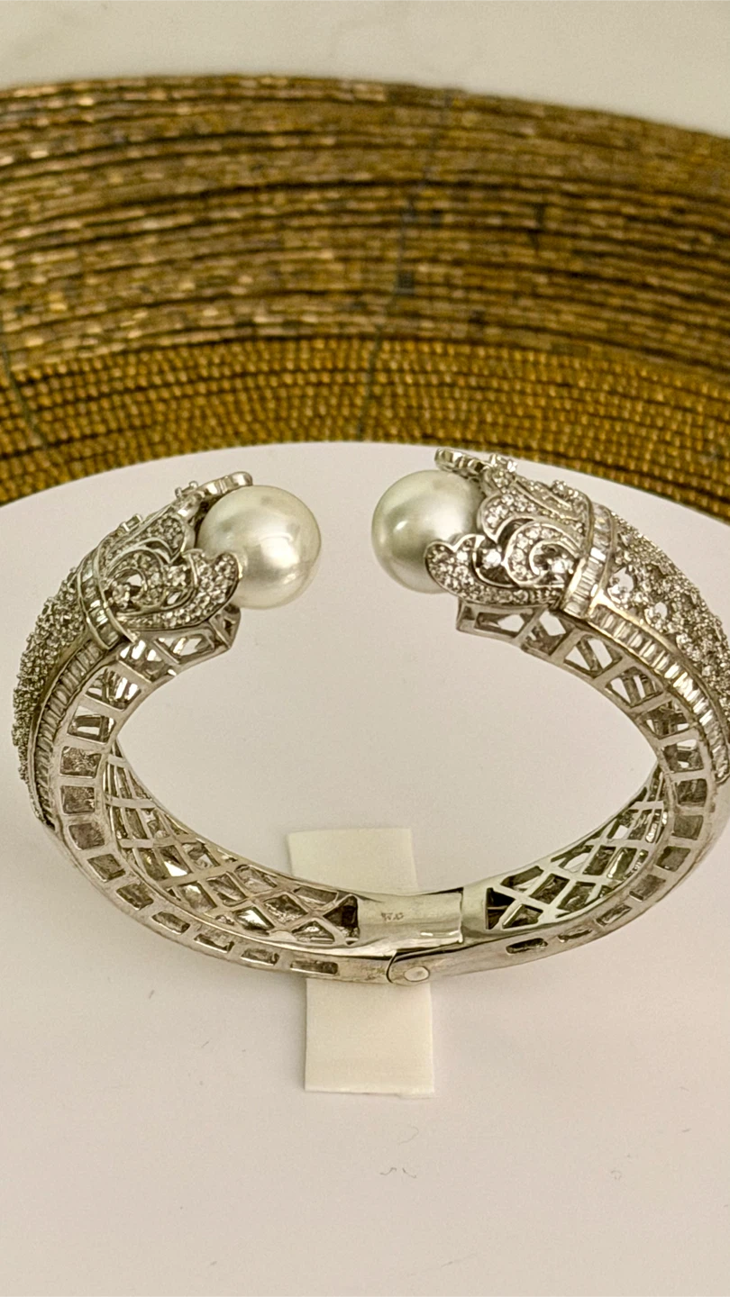 WG stamped Pearl and Diamente Bracelet