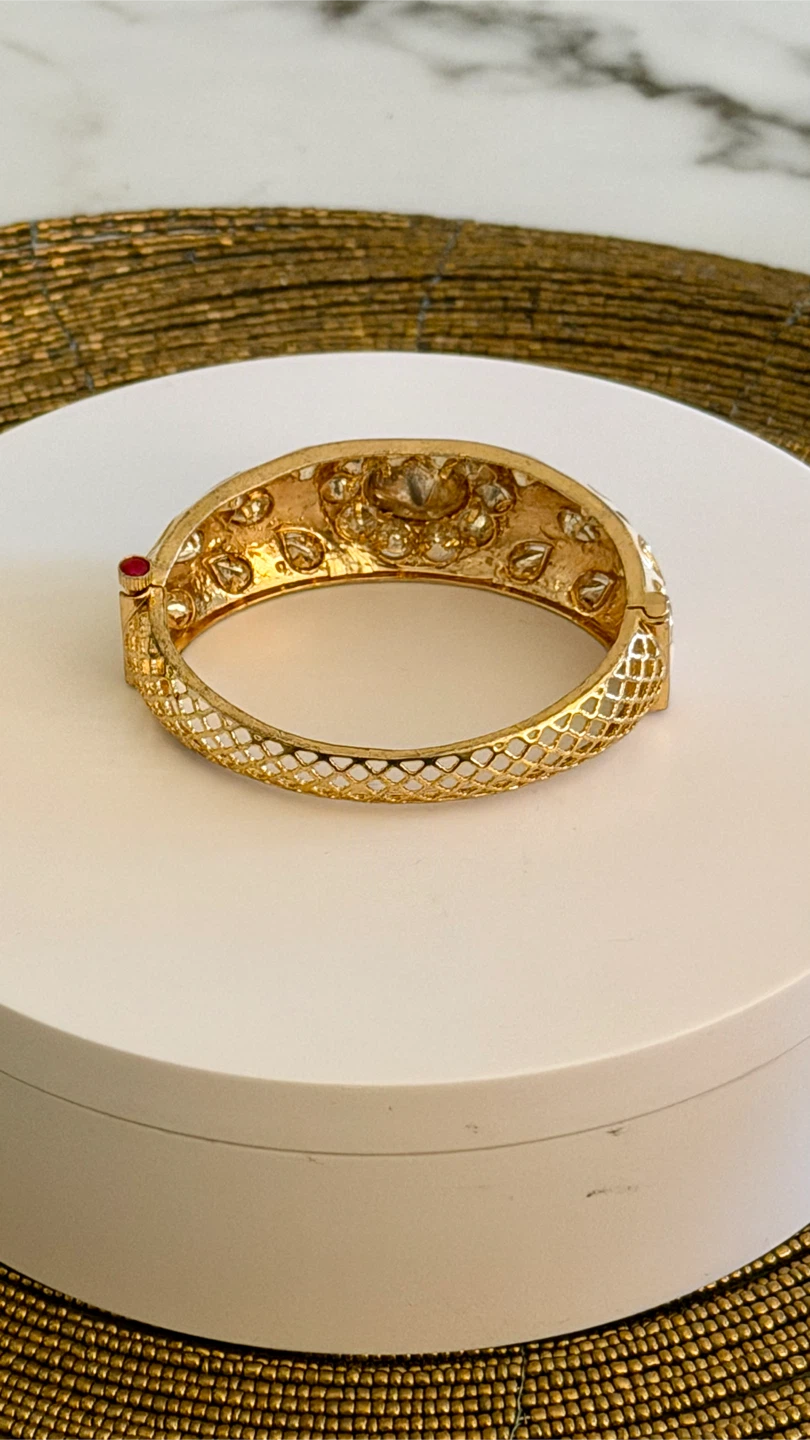 Cream and Gold tayani Enamel Bangle Bracelet - photo 3