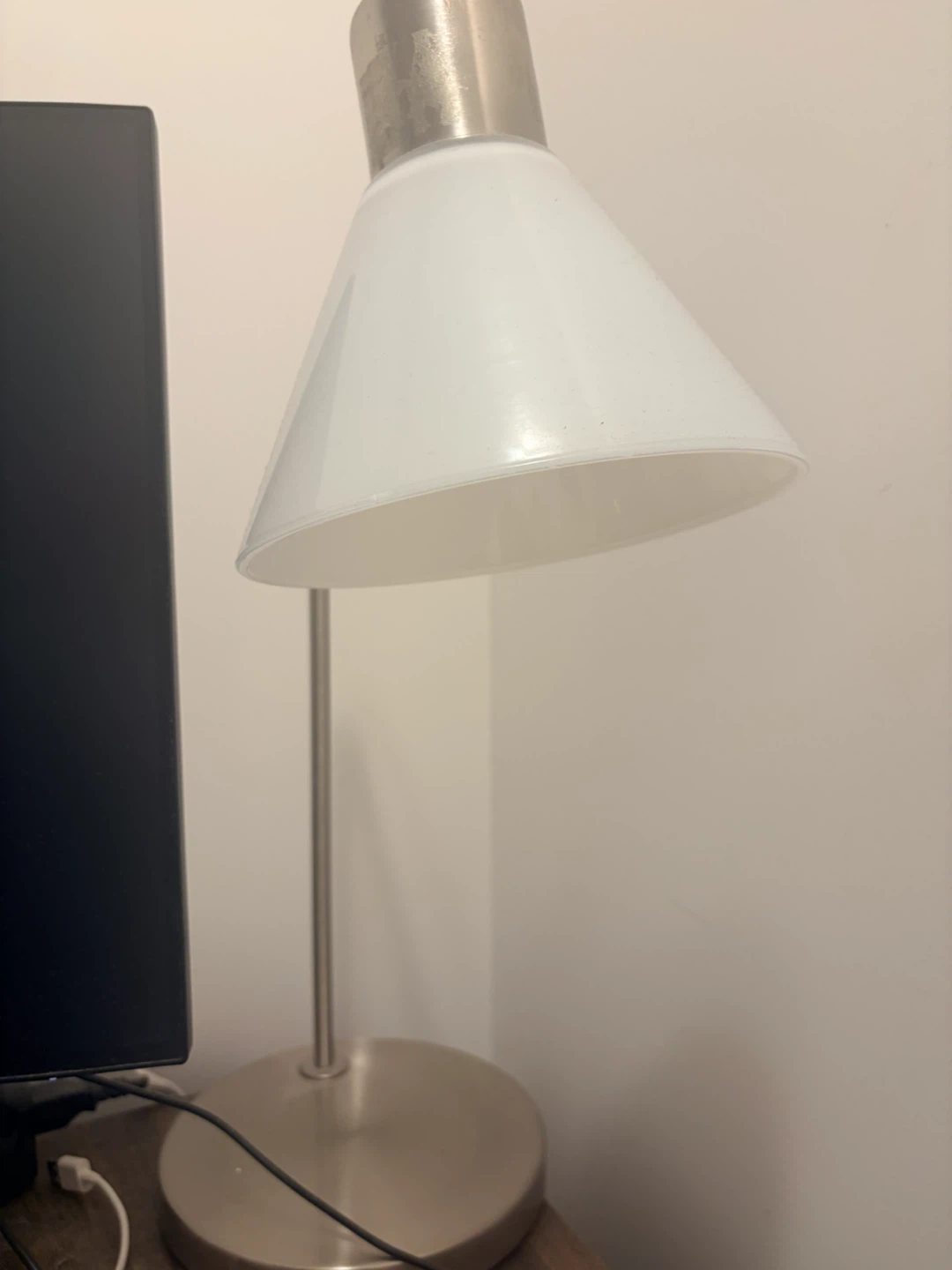 2 Desk/Bedside Lamps - photo 2