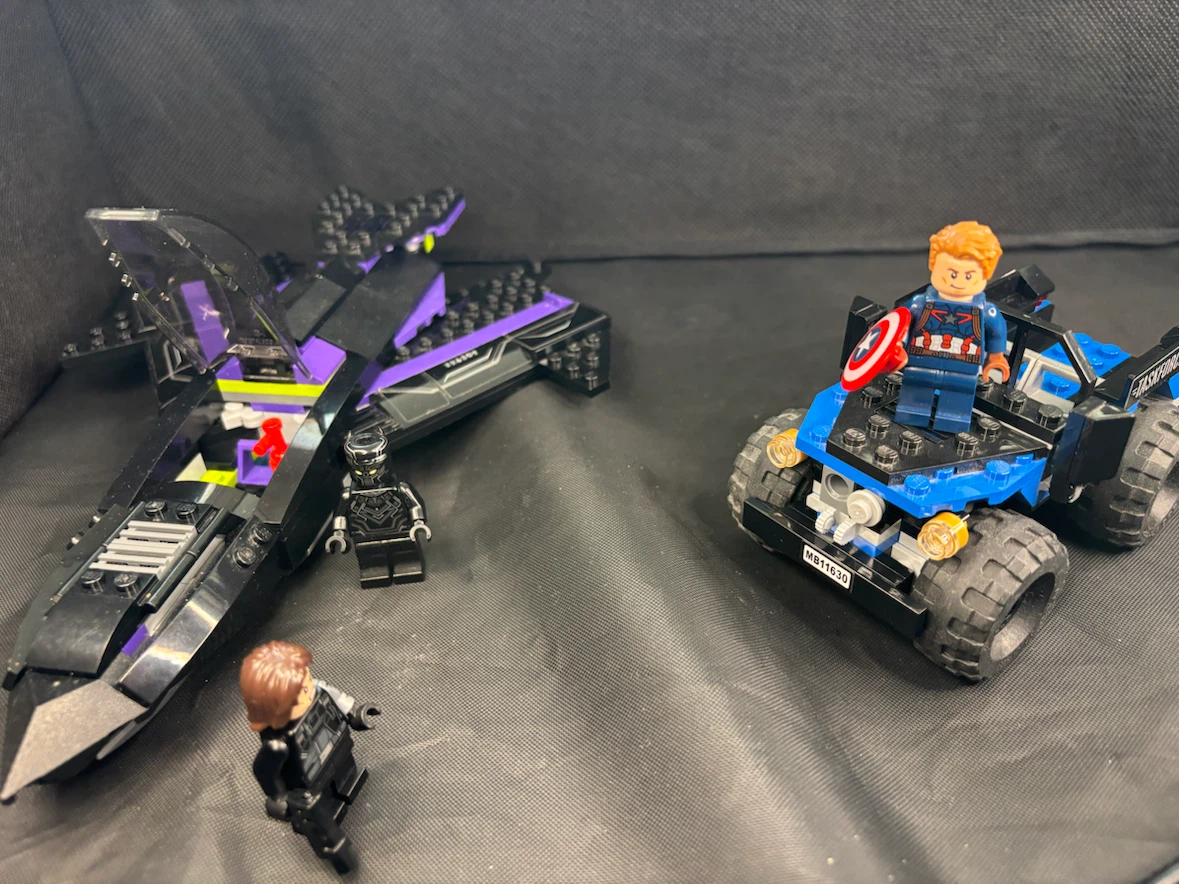 LEGO - Black Panther Pursuit Marvel set #76047 - 99% complete