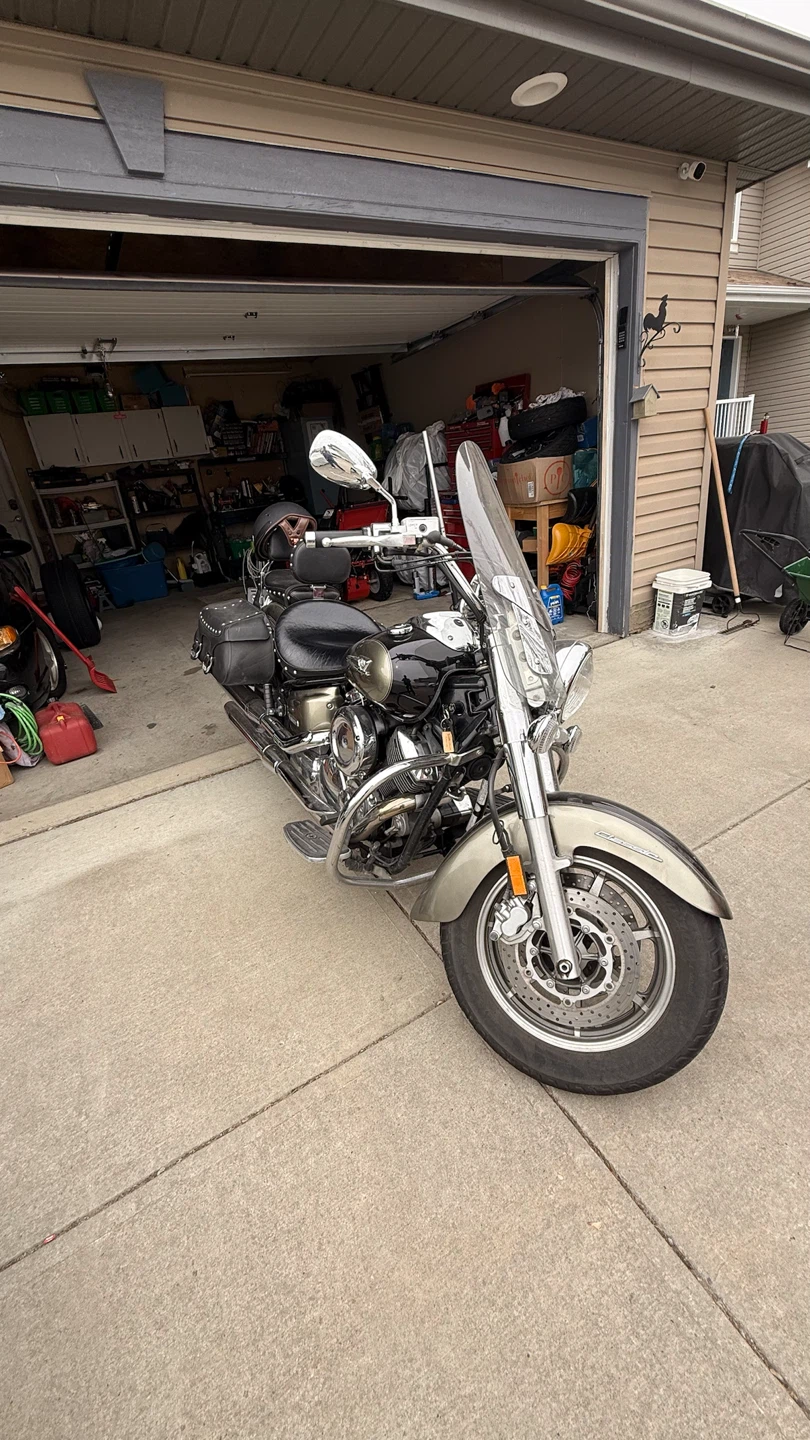 Yamaha Motorcycle with Saddlebags - photo 2