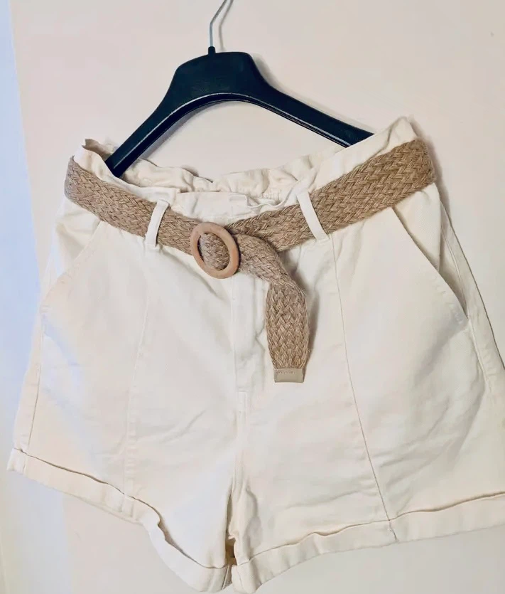 Zara cream beige Shorts with Belt Size 12