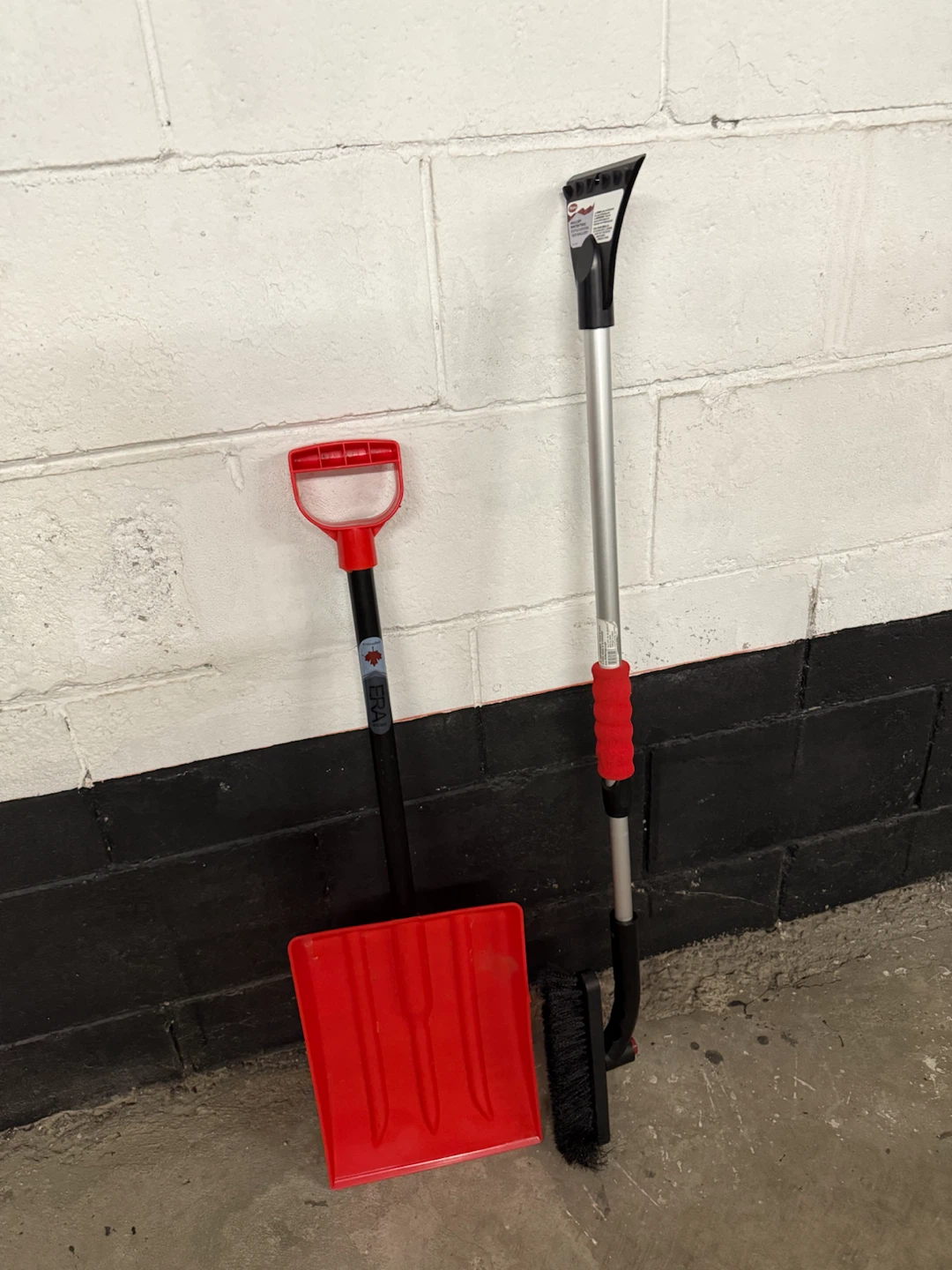Snow Brush and Ice Scraper Set - photo 2