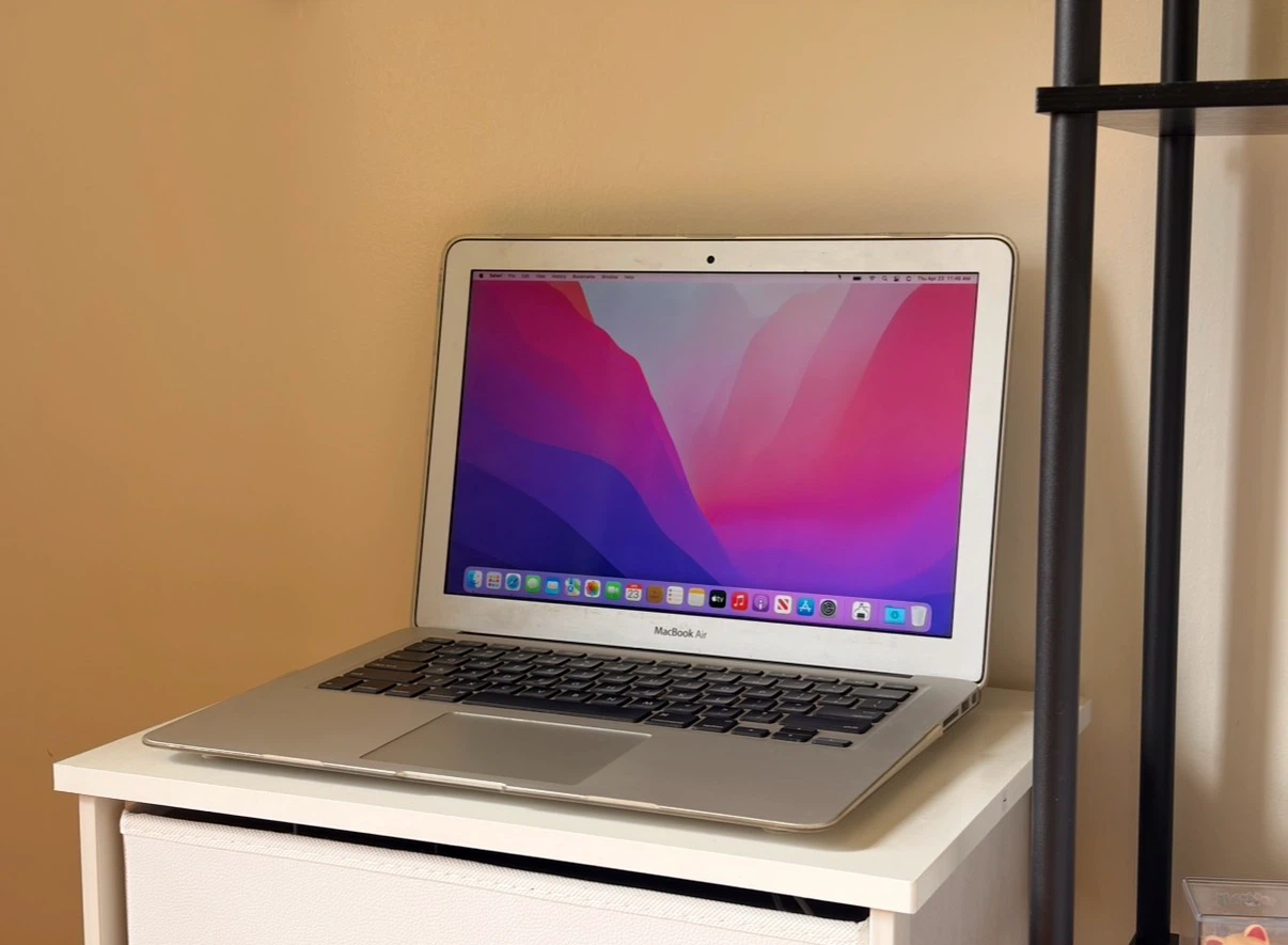 MacBook Air (13-inch, Mid 2015, i5) Perfect for everything