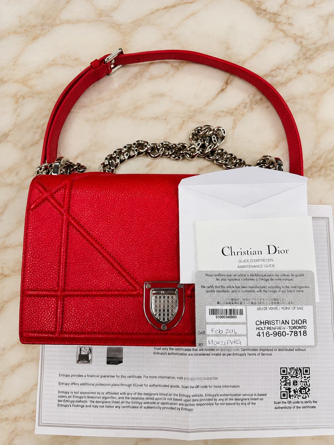 Like new Christian Dior Red Leather Chain Shoulder Bag
