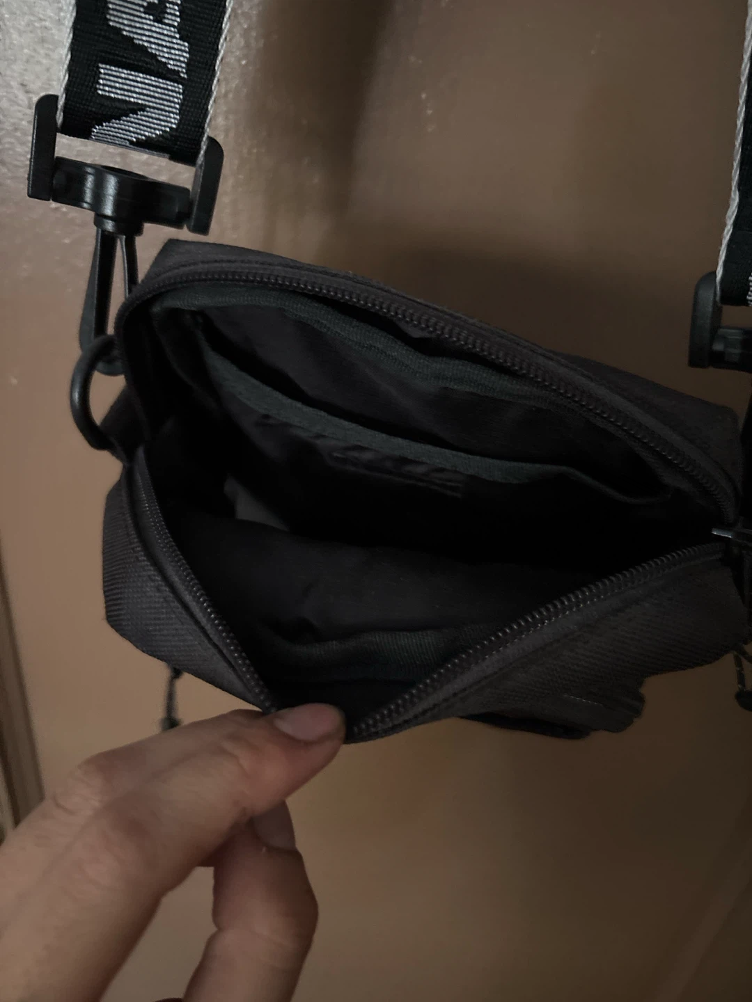 TNA 1984 Black Crossbody Bag - photo 2