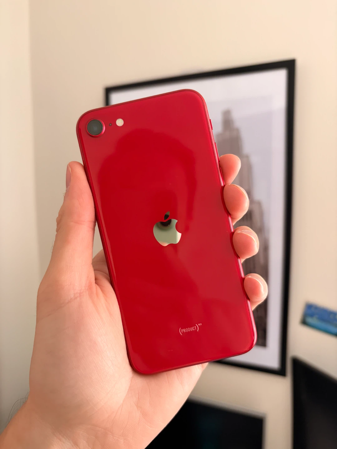 Red Apple iPhone SE (3nd Gen) - 128GB - photo 2