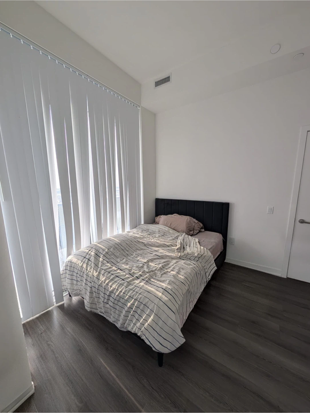 Black Upholstered Headboard Queen Bed Frame