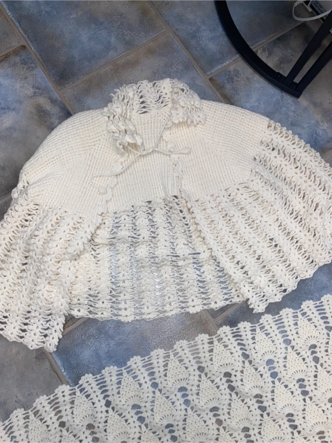 Hand Crocheted Cream Capelet and Shawl Set - photo 2