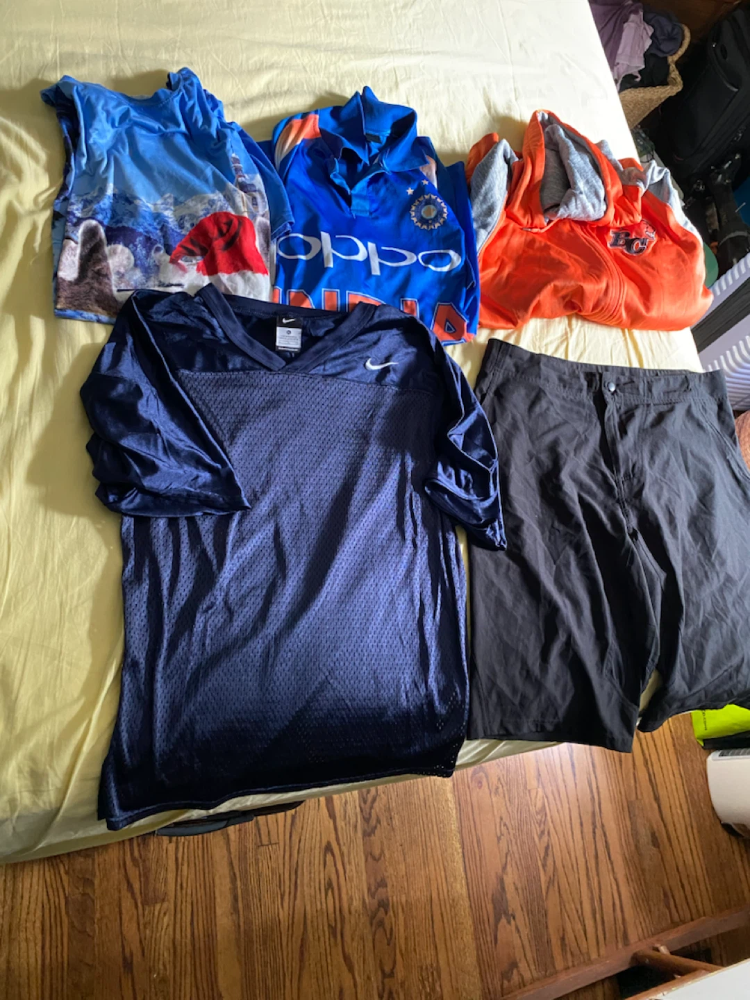 Bundle men’s clothes