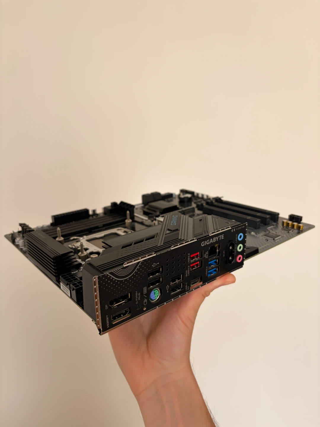Gigabyte B850 GAMING AM5 X mATX Motherboard - photo 3