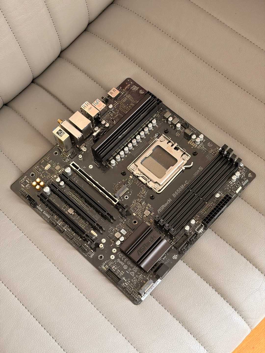 ASRock B650M-C Motherboard AM5 micro-ATX
