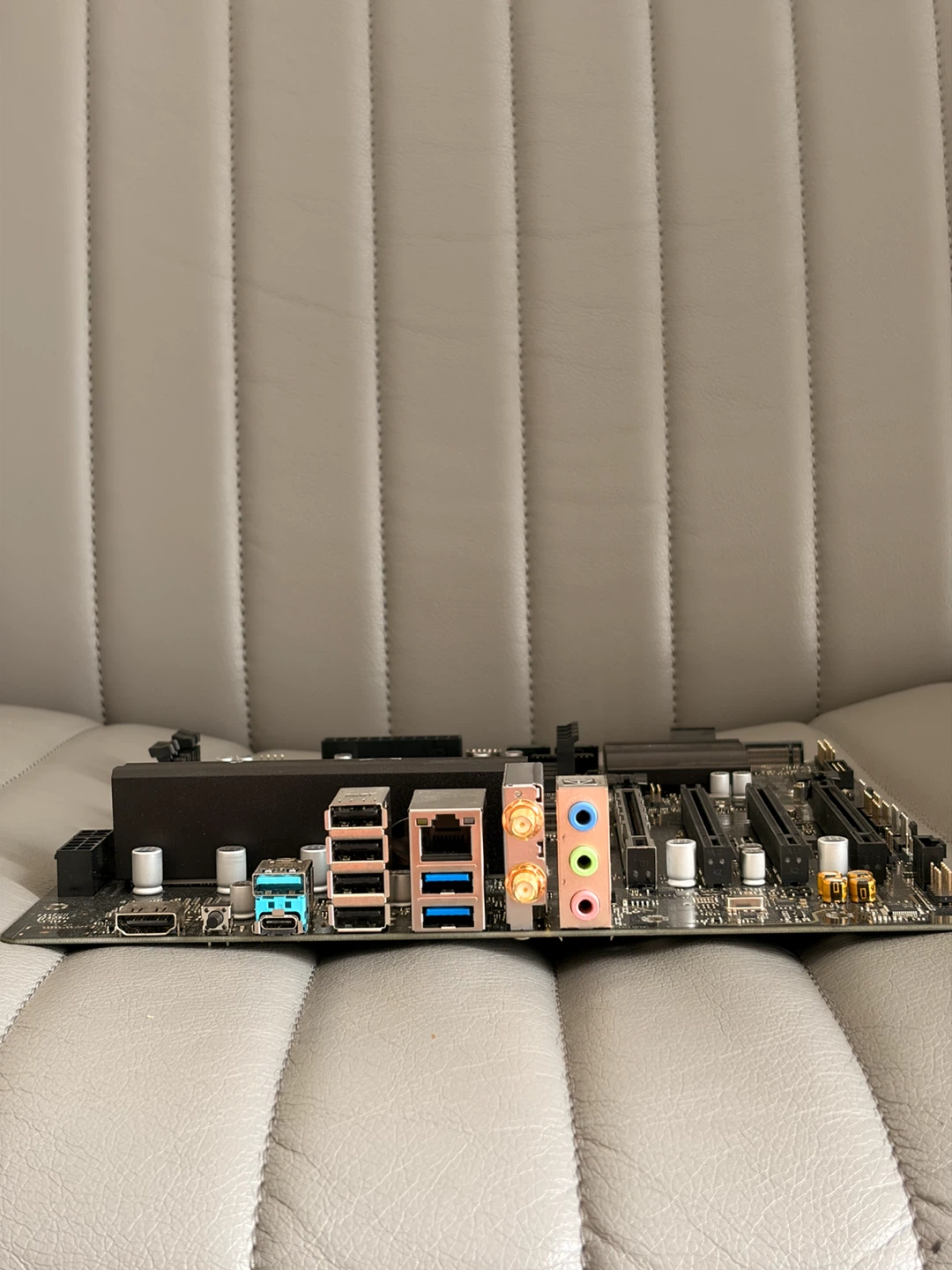 ASRock B650M-C Motherboard AM5 micro-ATX - photo 5